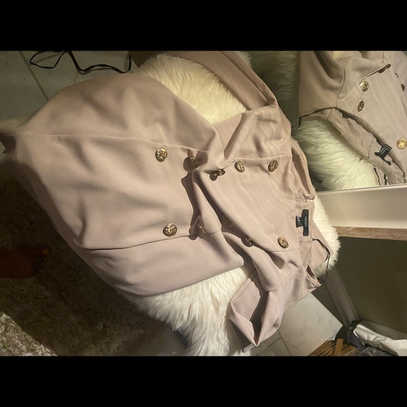 New - Picture 1 of 4